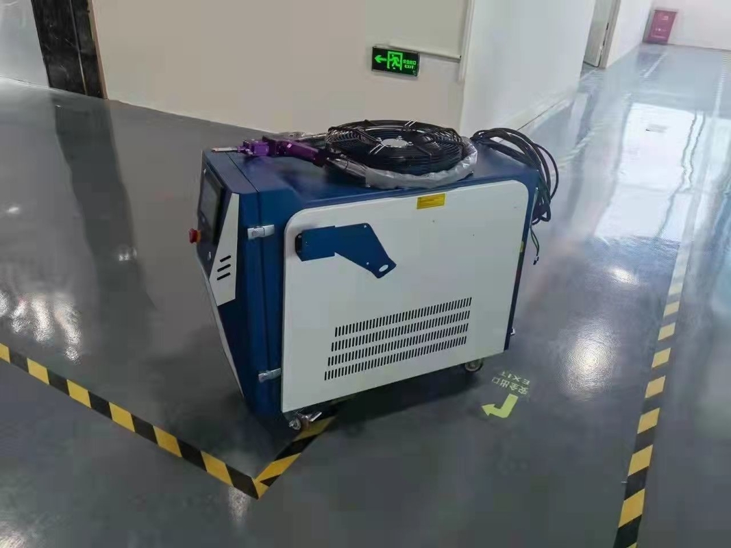 Μηχανή συγκόλλησης λέιζερ ινών Raycus 1000W 3mm υδρόψυξη πάχους